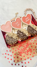 Load image into Gallery viewer, Love &amp; CC cookie set